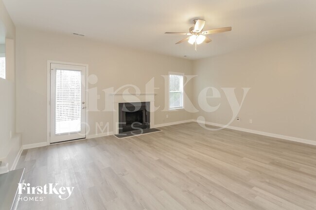 Foto del edificio - 5208 Eagle Creek Dr