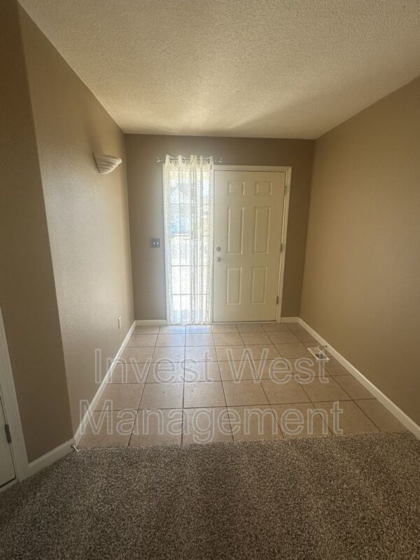 Building Photo - 13802 NE 63rd St