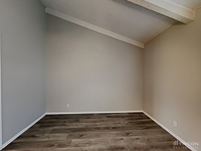 Building Photo - 6834 Indian Lake Dr