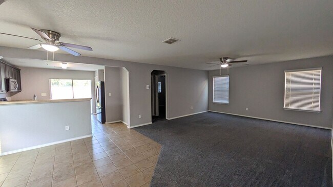 Building Photo - 25114 Remington Oaks San Antonio TX 78261