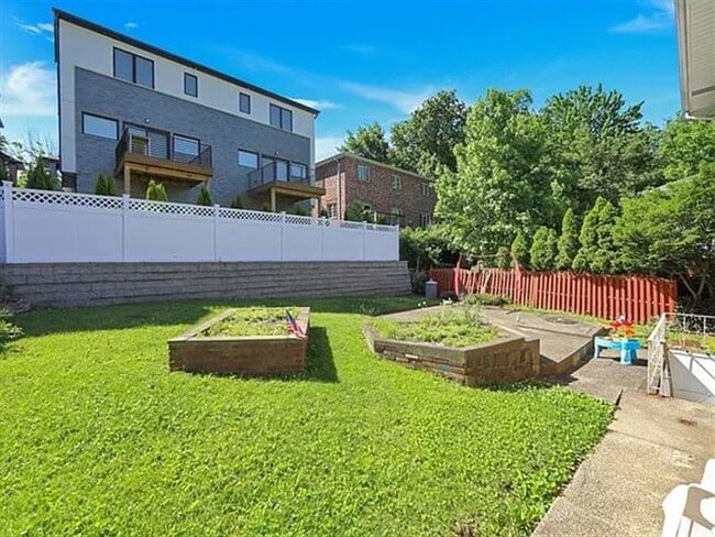 Building Photo - Fort Lee Homes