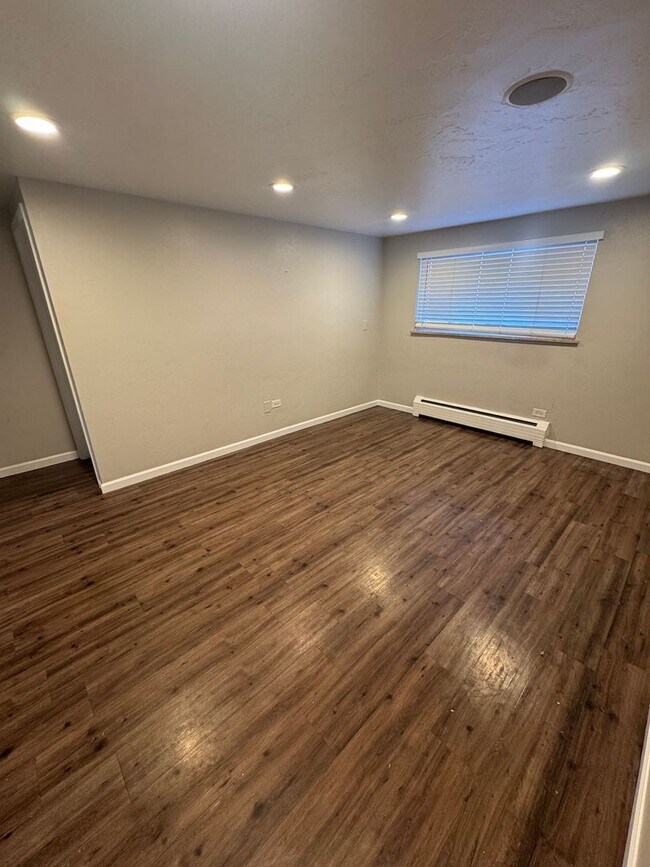 Foto del edificio - Remodeled 2 Bed, 1 Bath Condo in the Goldsmith Neighborhood!