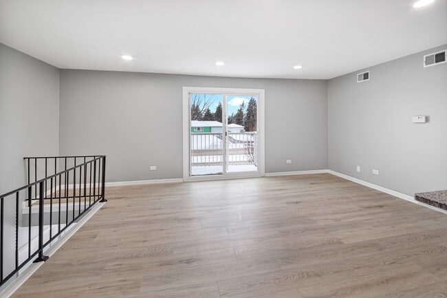 Building Photo - 7968 163rd Ct