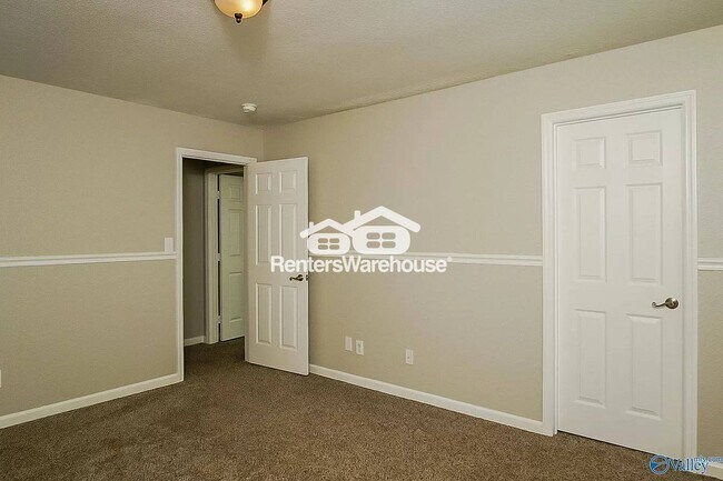 Building Photo - 123 Forestbrook Dr