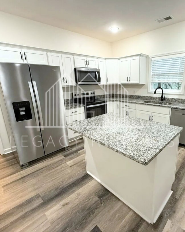 Building Photo - 307 W Blair Ave