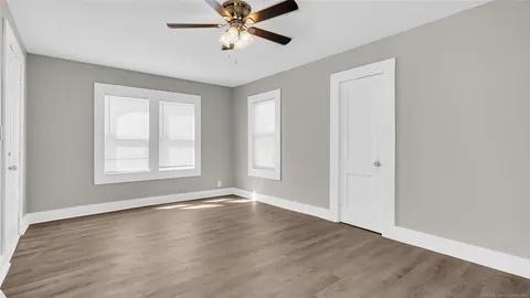Foto del edificio - 301 B St NW