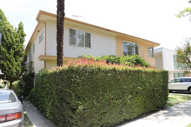 Building Photo - 436-438 S Oakhurst Dr