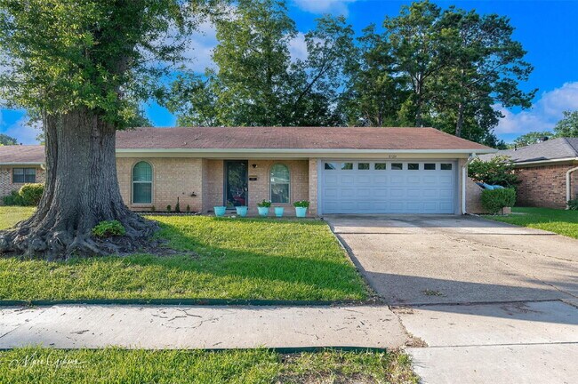 Foto del edificio - "Charming 3-Bed, 2-Bath Home with 1400 Sq Ft of Comfort in Bossier City!"