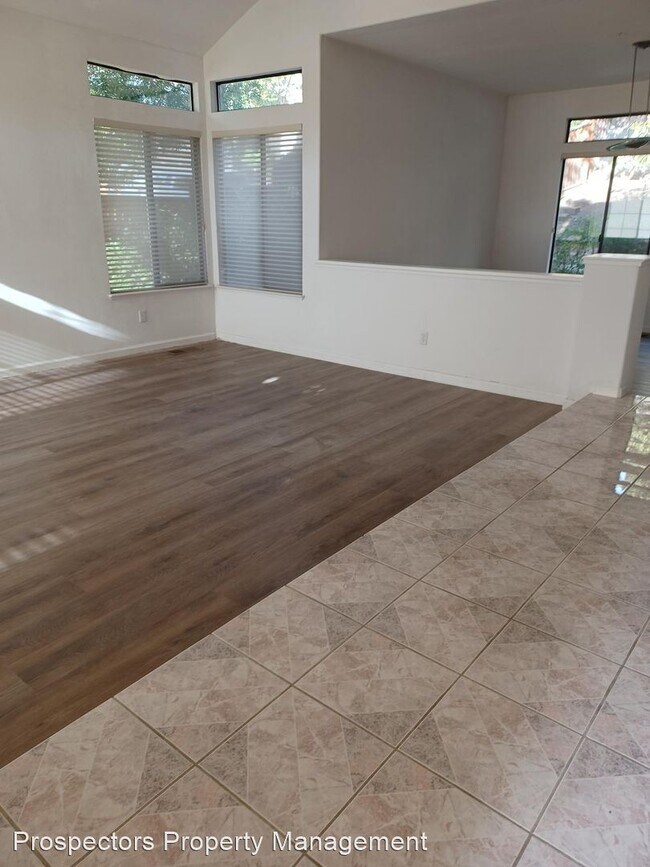 Building Photo - 4 br, 3 bath House - 16590 Trail Dr