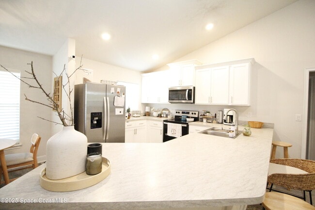 Building Photo - 338 Garvey Dr SW