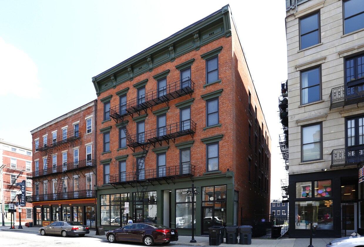 Primary Photo - 1208-1212 Main St