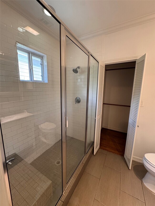 Foto del edificio - 208 E 38th St