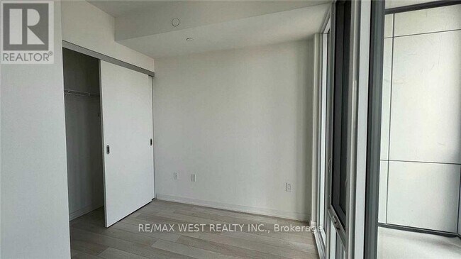 Photo du bâtiment - 50 Power St