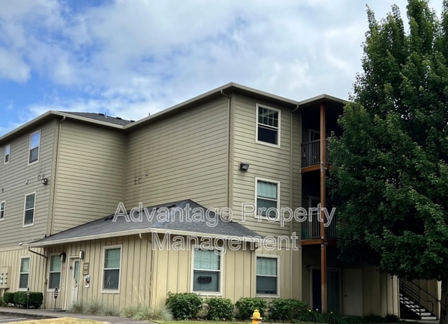Building Photo - 537 Catron St N