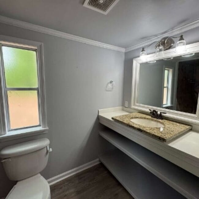 Foto del edificio - 298 Wares Cross Rd