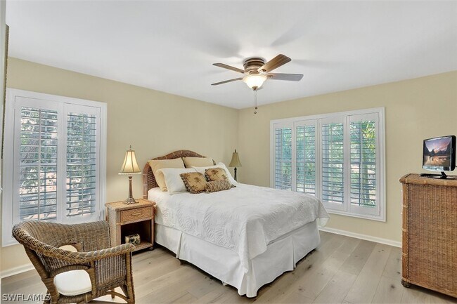 Building Photo - 5899 Chanteclair Dr