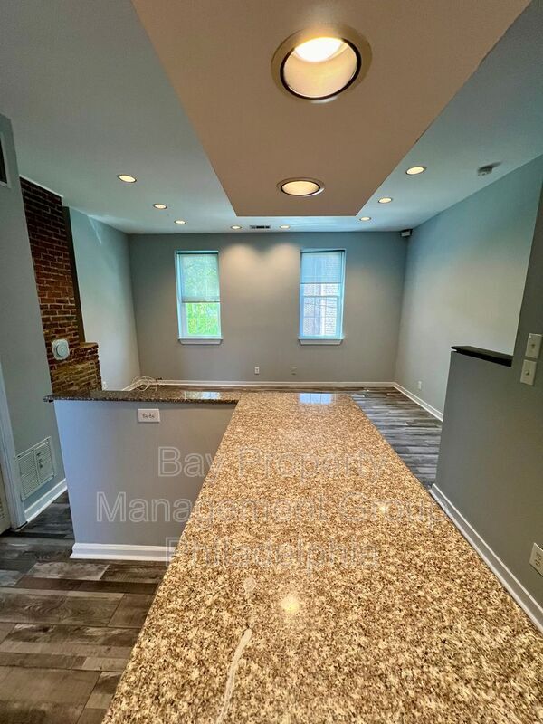 Foto del edificio - 411 Poplar St