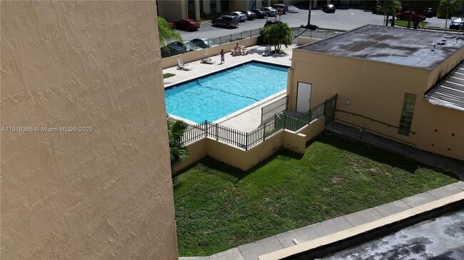 Foto del edificio - 2075 SW 122nd Ave