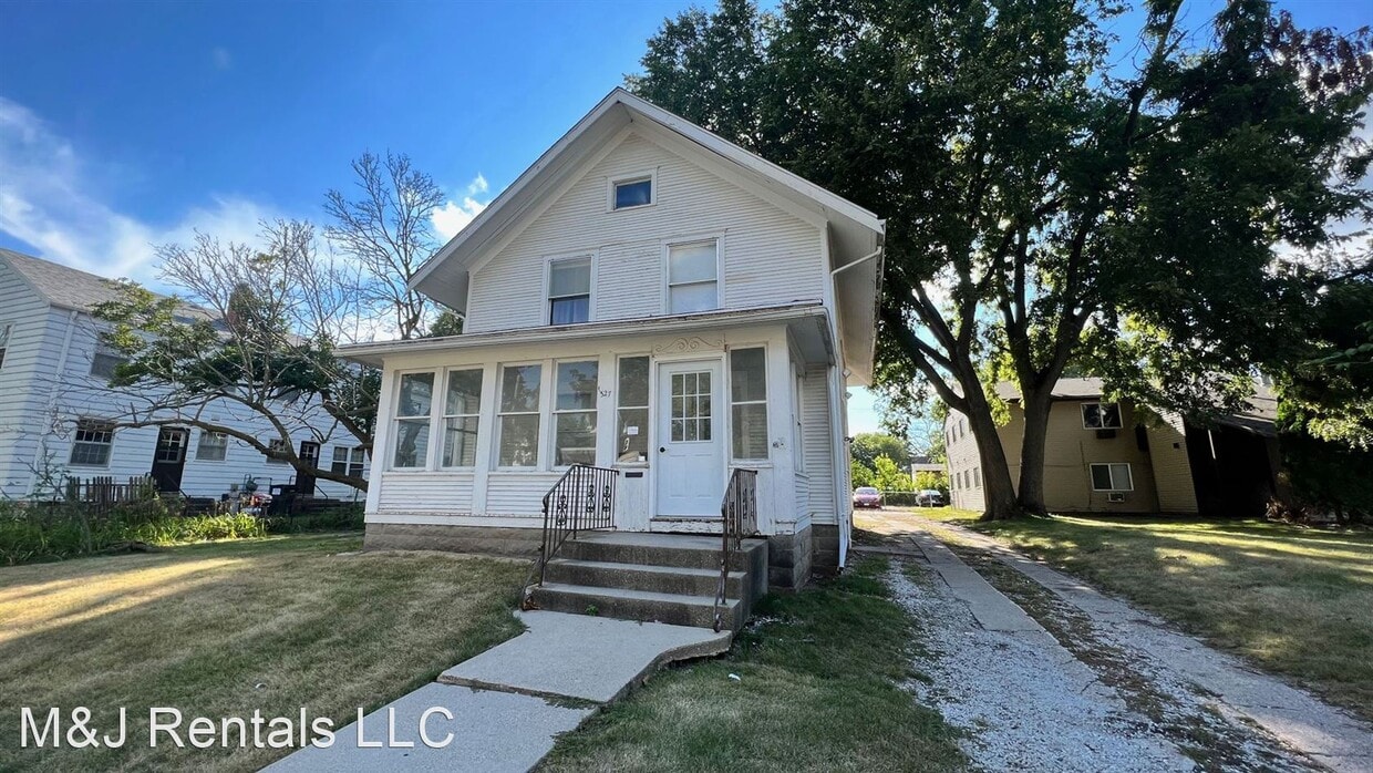 4 br, 1.5 bath House 327 Stanton House for Rent in Ames, IA