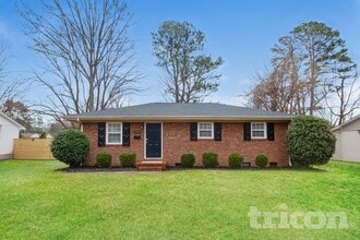 Building Photo - 4300 Oak Forest Dr
