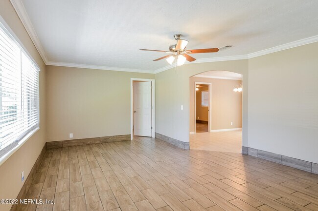 Foto del edificio - 4440 Naranja Dr S