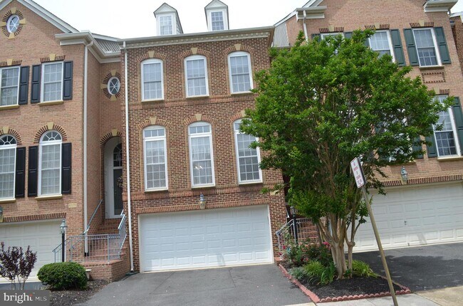 Building Photo - 4074 Walnut Cove Cir
