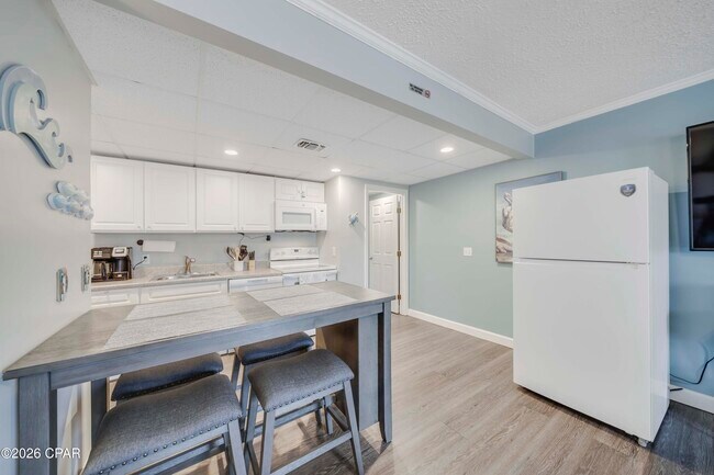 Foto del edificio - 6903 N Lagoon Dr