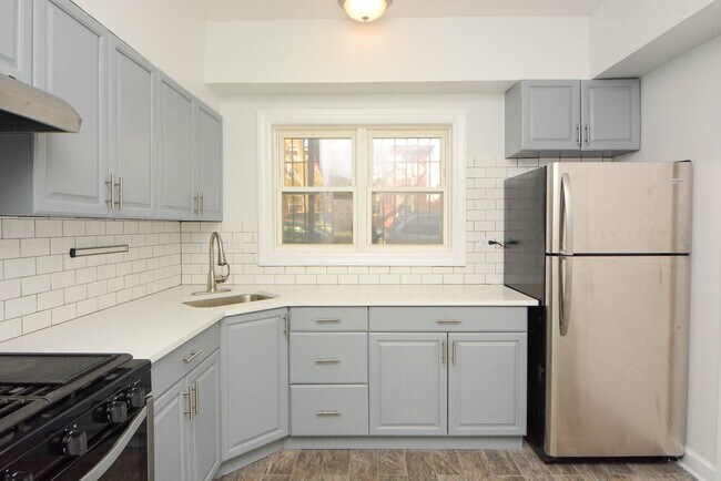 Building Photo - 7439 N Winchester Ave