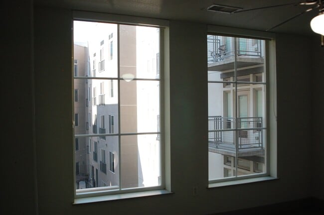 Building Photo - 2101 Market St
