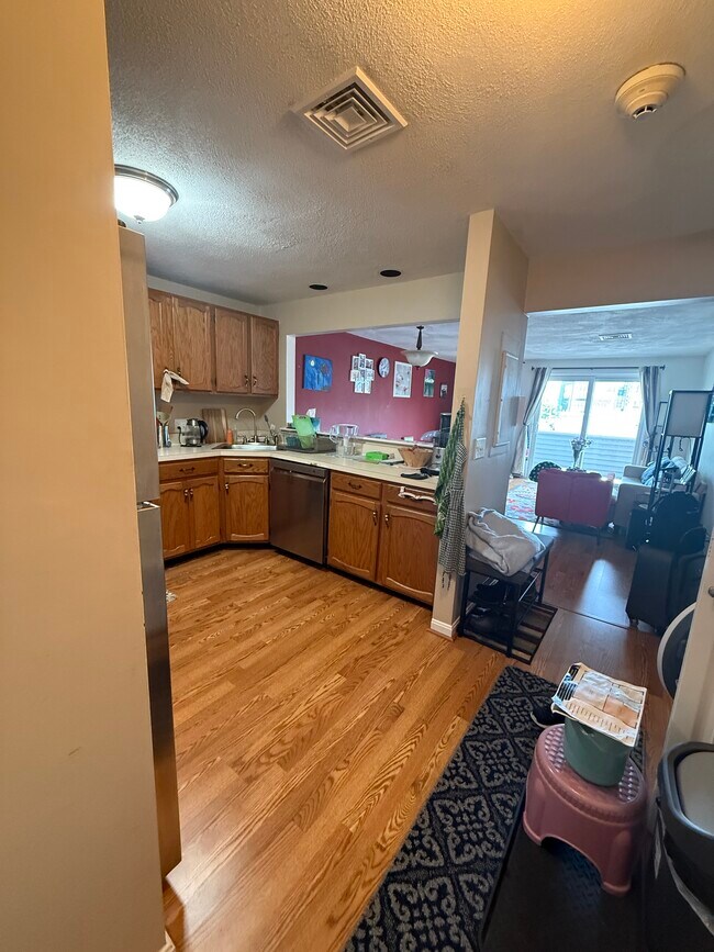 Entry Way - 24 South St