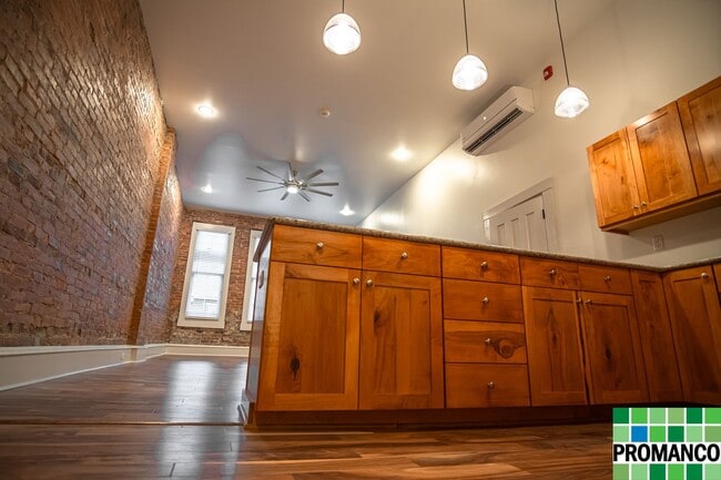 Foto del edificio - Downtown Luxury Loft Apartment