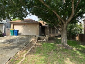 Building Photo - 8003 Chestnut Manor Dr