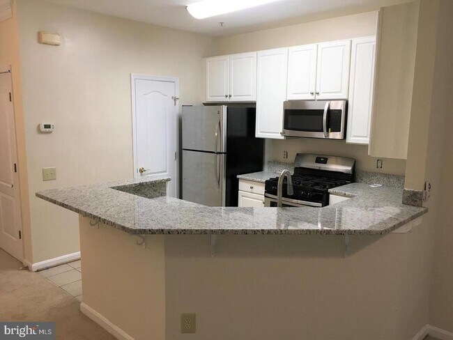 Foto del edificio - 1733 Kingsgate Ct