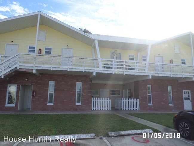 Building Photo - 6800 Sea Ranch Dr