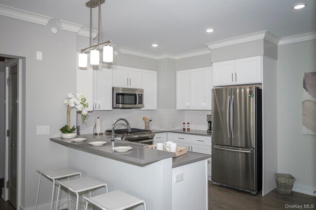 Building Photo - 75 Circle Dr