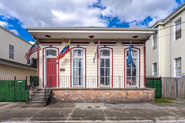 Porch - 1821 S Rampart St