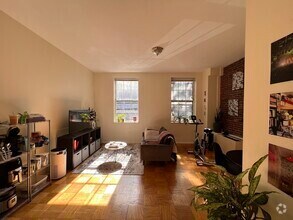 Building Photo - 13 Bowdoin St