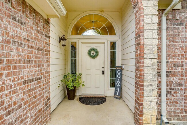 Building Photo - Amazing 3 Bed, 2 Bath Awaiting New Tenants- Burleson ISD- 76028