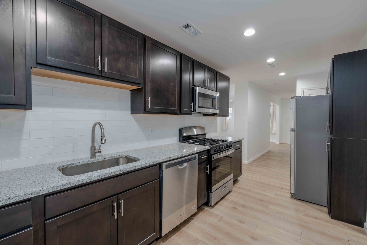 Foto principal - 5120 Queensberry Ave