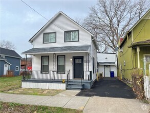 Building Photo - 1904 Freeman Ave