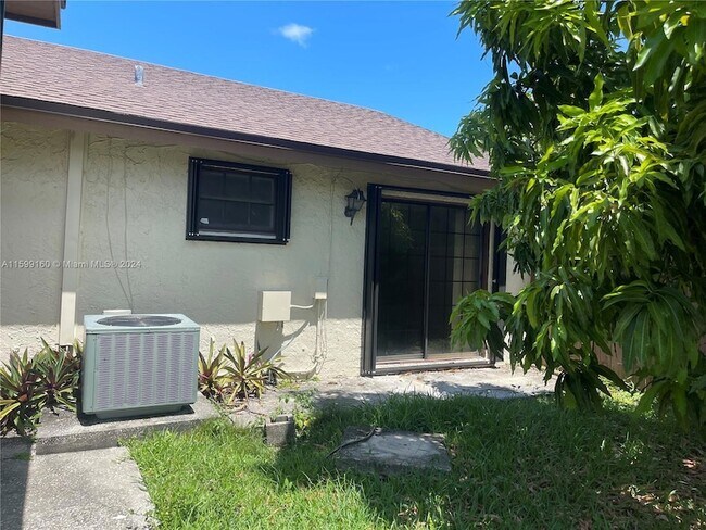 Foto del edificio - 20640 SW 124th Ct