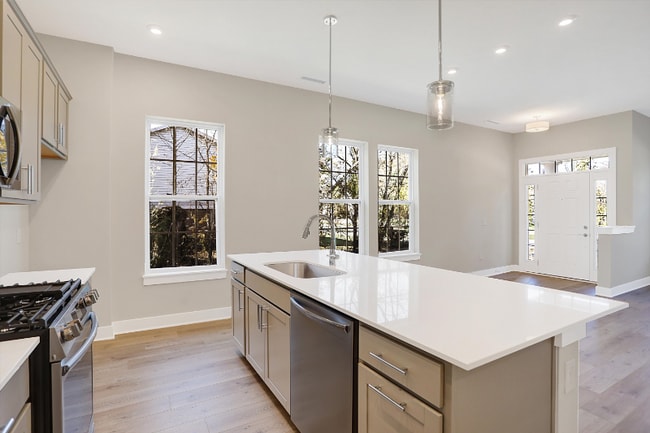 Building Photo - 502 Gilder Dr