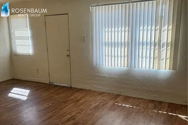 Foto del edificio - 1701 N Village Dr