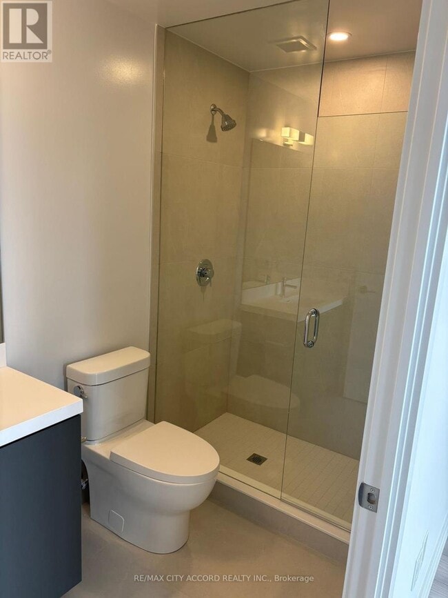 Building Photo - 5858 Yonge St