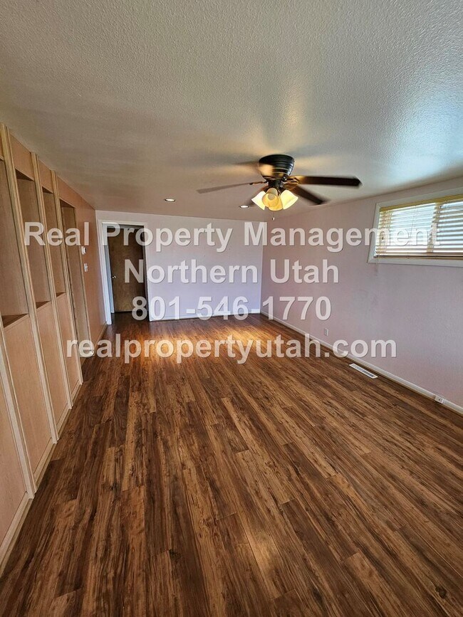 Building Photo - 4 Bedroom Rambler Now Available in Layton