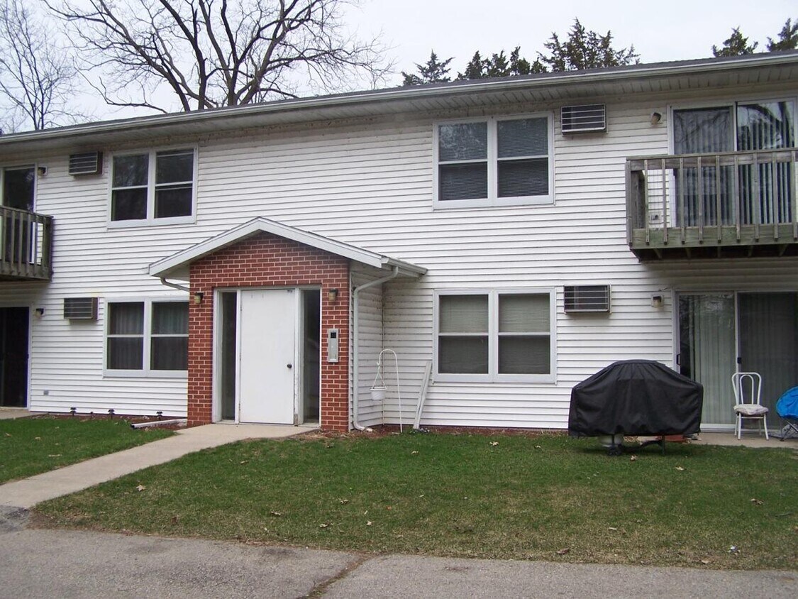 W9254 Oakland Pass Unit 1, Cambridge, WI 53523 Apartments in