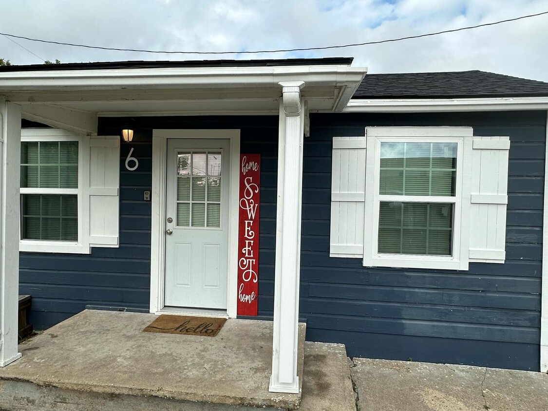 Primary Photo - Cute Efficiency Cottage near Lake Tawakoni...