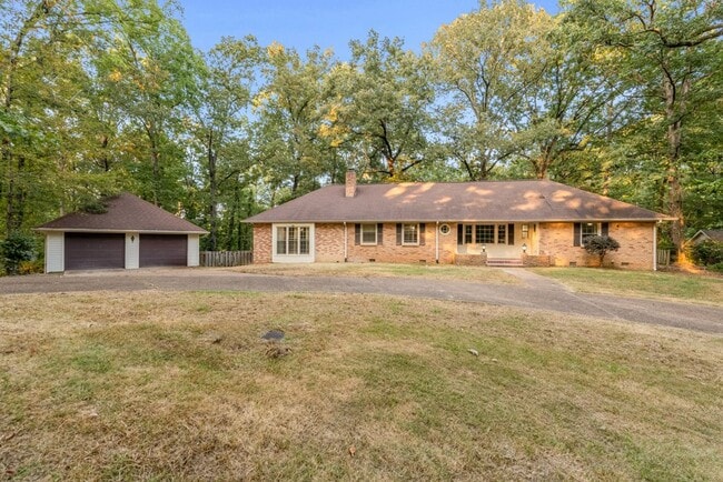 Building Photo - 105 Dogwood Blvd
