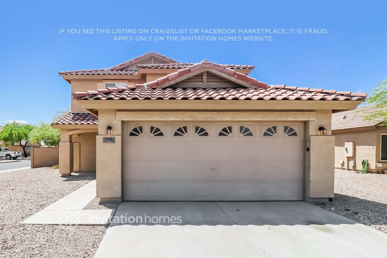 Foto principal - 718 S 223rd Dr