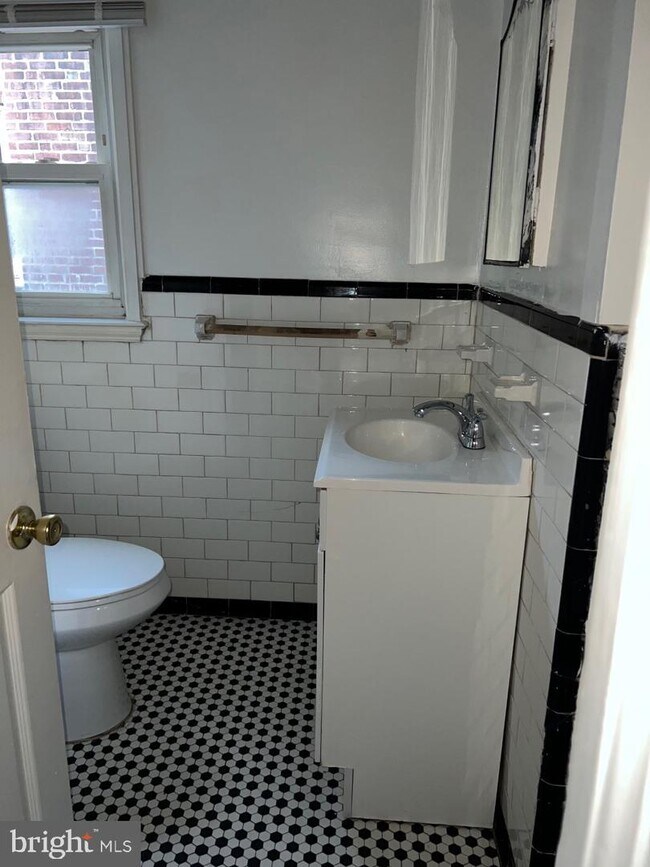 Foto del edificio - 3423 6th St